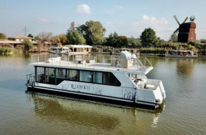 Luxboot CaJu, Waren / Müritz